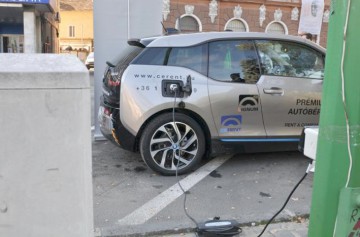 Maşini electrice: prize pe străzi, până în 2020